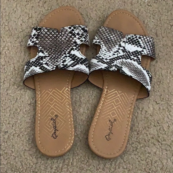 Qupid Shoes - Snakeskin sandals qupid